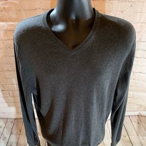 Gray Weatherproof V-neck sweater.